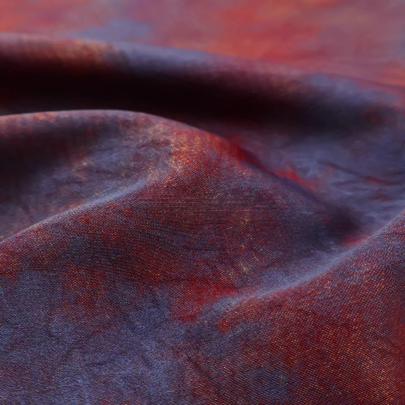 

Красная ткань Red Tang Tri Color Gilded Gloss Shadow Pleat из импортной дизайнерской коллекции для пошива костюмов, юбок, модной одежды и швейных аксессуаров