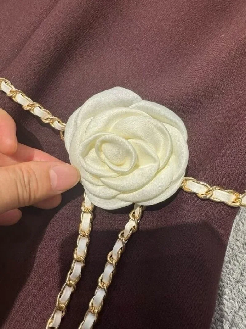 Top qualité nouvelle robe d'hiver 2025 mode Style femmes fait à la main perles fleur ceinture déco sans manches Midi moulante robe sirène
