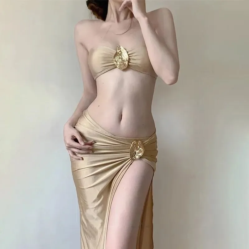 

Новый соблазнительный комплект из трех предметов: длинная юбка, бикини и купальник для пляжа и отдыха на горячих источниках