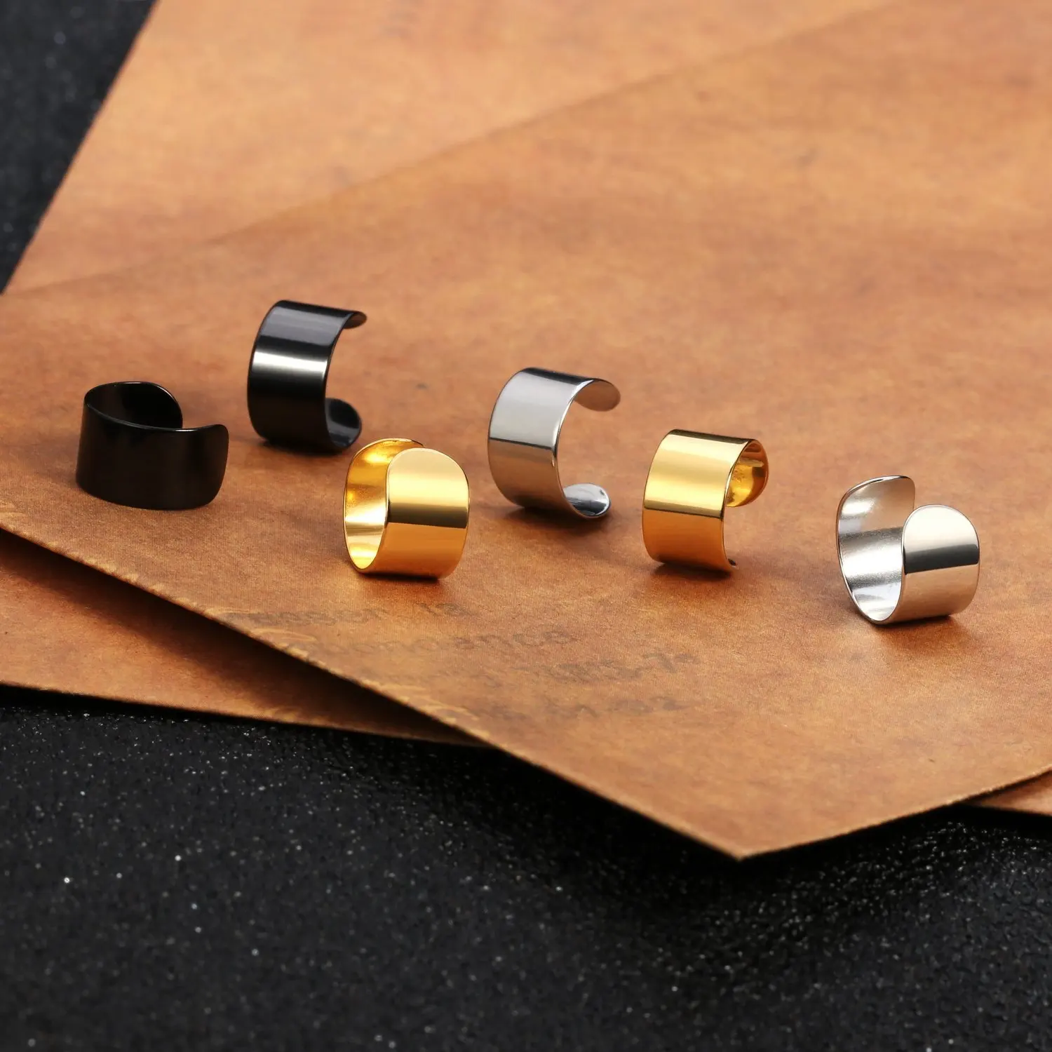 2pcs Unisex Punk Fashion Stainless Steel Ear Cuff Ear Clip Non-Piercing Clip On Earrings for Men and Women Daily Wear Jewelry