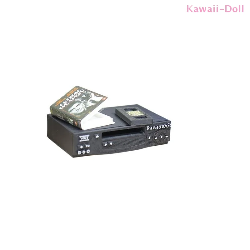 [DO] 1 Set 1/12 Puppenhaus Retro-Recorder Videoband-Regal Modell Miniatur-Wohnszene Ornament Puppenspielzeug Zubehör[DO] – Detail 9