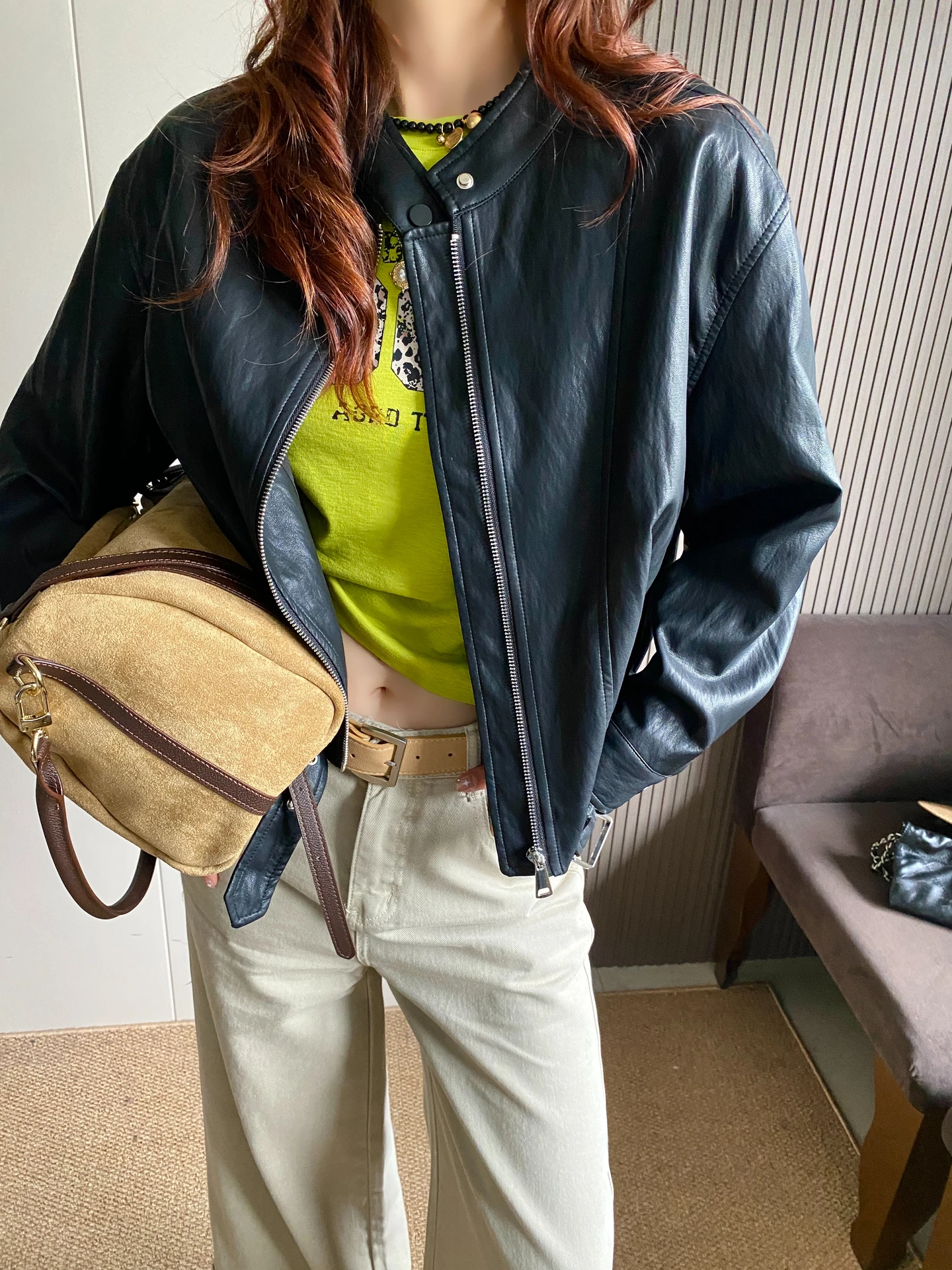 

Свободная черная короткая куртка из искусственной кожи с воротником-стойкой, женская, весенняя, новая модель, винтажная мотоциклетная куртка, теплая, термо.