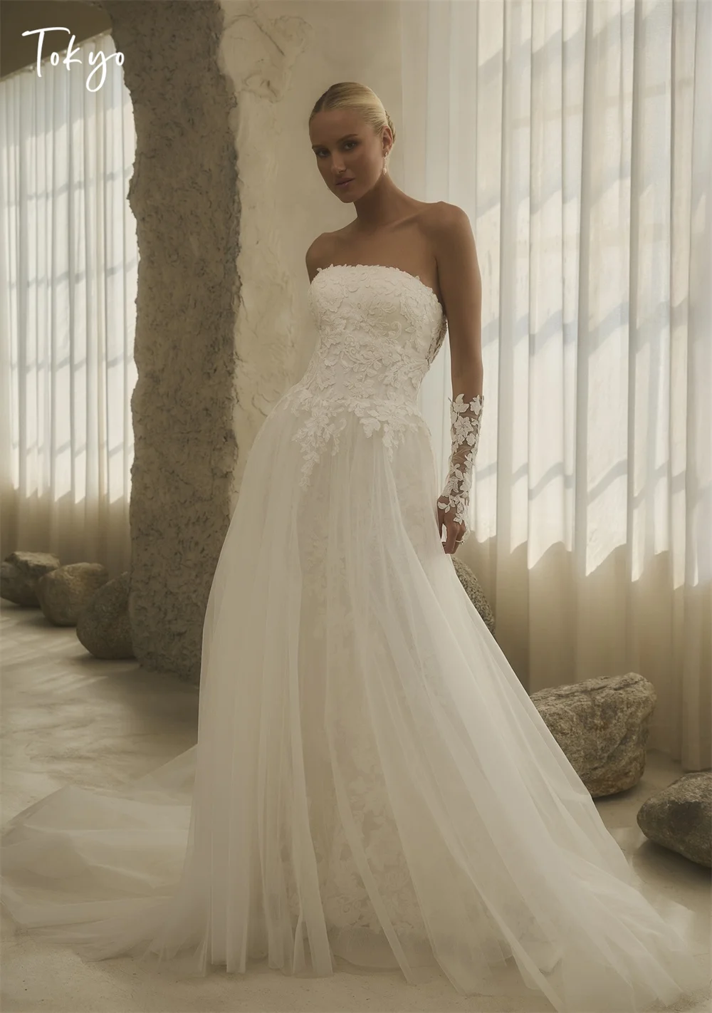 

Tokyo Customized White Strapless Wedding Dresses Sleeveless Zip Back Bridal Gowns Mermaid Detachable Train Wedding Gowns 2026