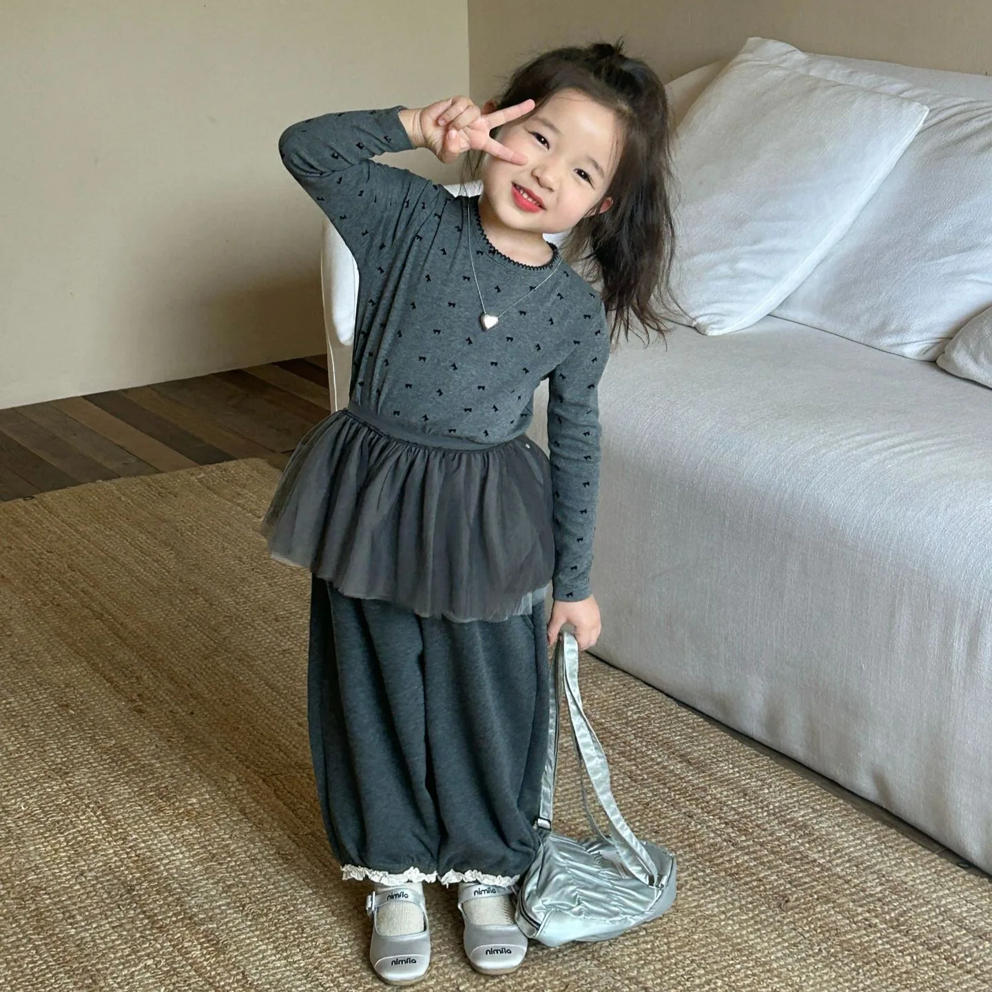 Girls Blouse 2024 Autumn New Childrens Clothes Korean Style Girls Baby Foreign Flocking Bow Base Shirt Casual Simple Daily