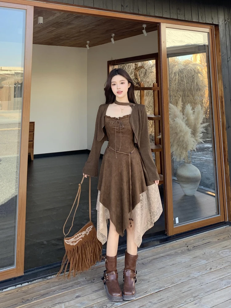 

Комплект из двух предметов: платье-халтер с высокой талией в корейском стиле больших размеров и шаль. Модный летний повседневный комплект из полиэстера для девушек.