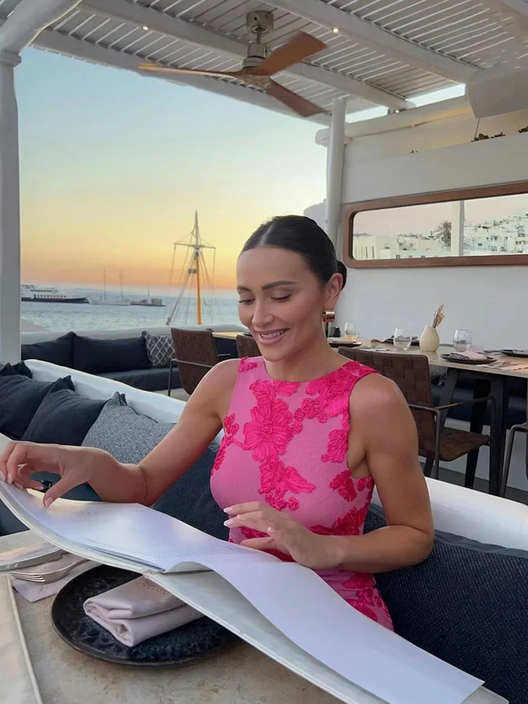 2026 여름 해변 휴가 롱 드레스 여성 우아하고 시크한 O넥 민소매 장미 메쉬 자수 바디콘 맥시 드레스