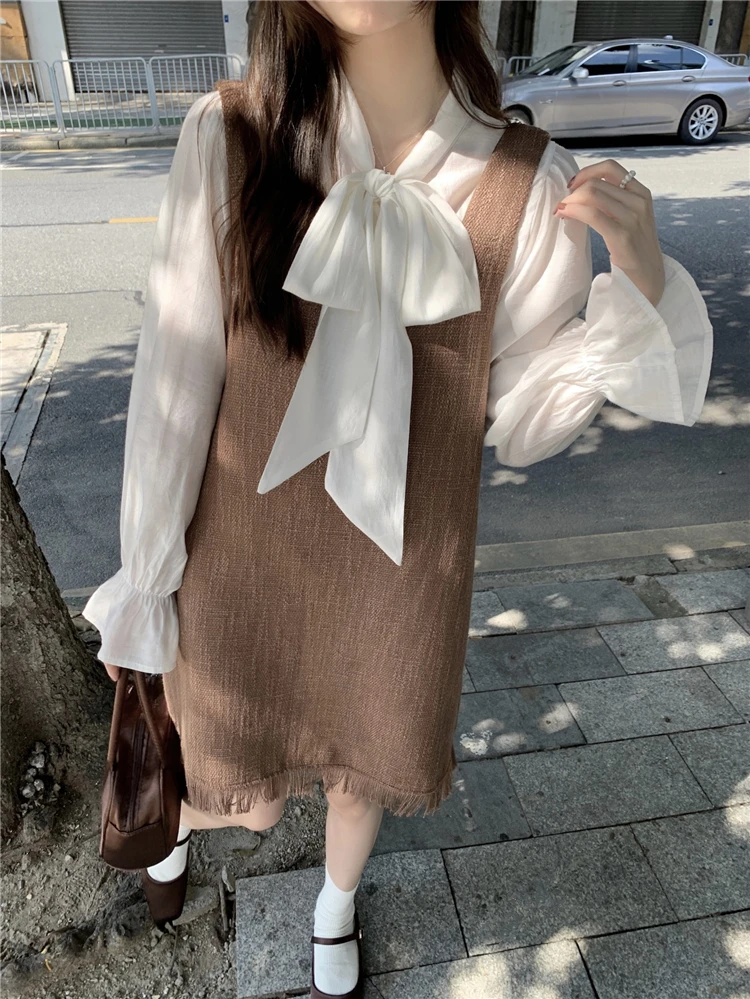 

MiiiiX элегантные французские платья, рубашка-рубашка со шнуровкой и бантом, блузка кофейного цвета, свободное платье-майка с кисточками, осень 2024, женский комплект из двух предметов