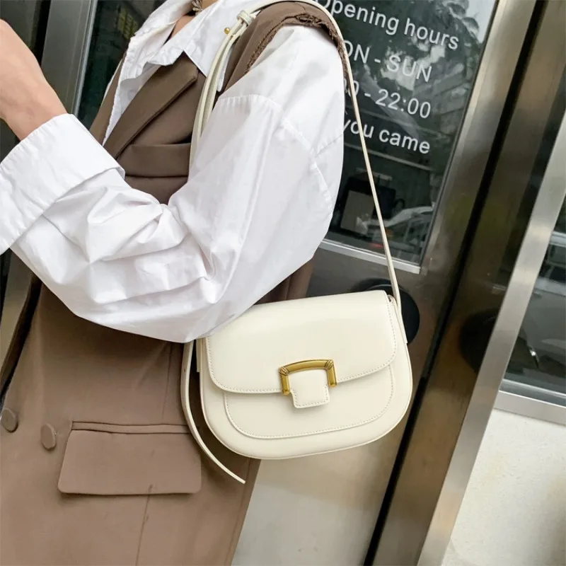 

2024 New Spring Summer All-match Crossbody Bag Elegant Commuter Solid Underarm Handbags Korean Niche Leisure Light Luxury Bolsas