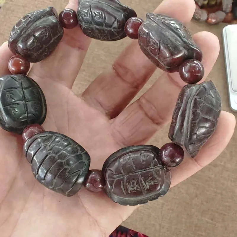 Traditional Oriental Beaded Bracelet Vintage Tortoise Motif Hand‑carved Dark Shell Red Spacer Beads Unisex Wrist Jewelry