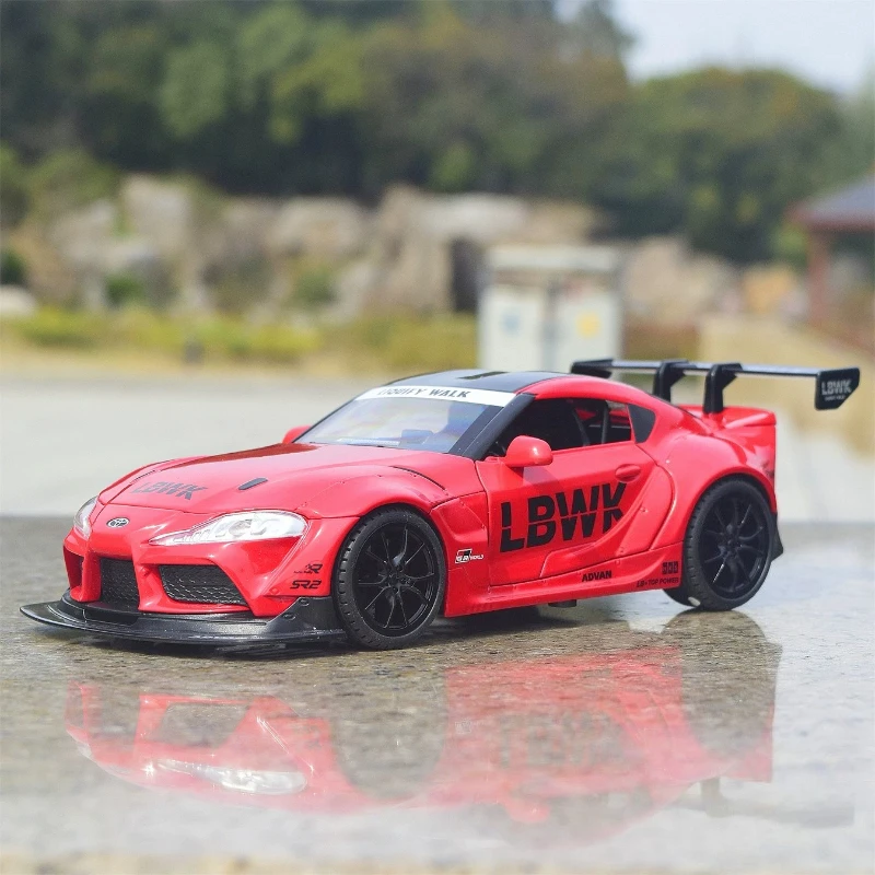 1:22 GR Supra Sportwagen Legierungsmodell Auto Spielzeug Druckguss Sound- und Lichteffekte Auto Spielzeugfahrzeug Geschenk