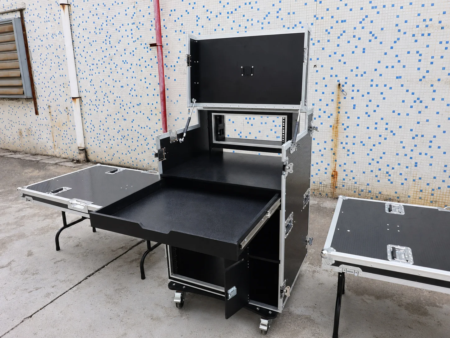 Portable Video Production Workstation Flight Case with Drawer for Streaming DJ and AV Broadcast