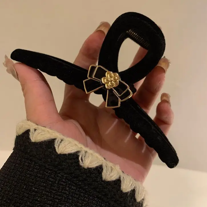Vintage Bow Grab Clip French Small Fragranc Premium Oversized Shark Clip Black Velvet Headdress