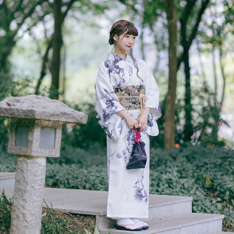 The Beauty of Japanese Style Sakura Traditional Improved Edition Small Pattern Kimono with Ink Leaves Simple and Elegant Kimono