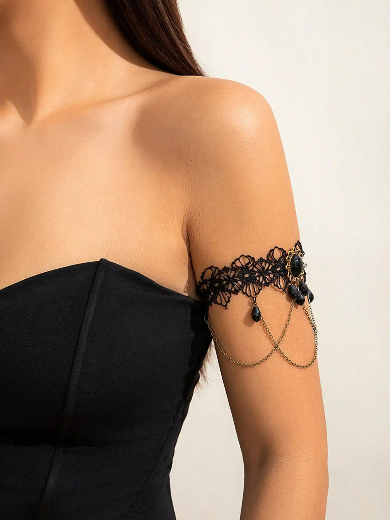 

Женская кружевная цепочка на руку с хрустальными кисточками, нарукавник в готическом стиле для вечеринок и косплея