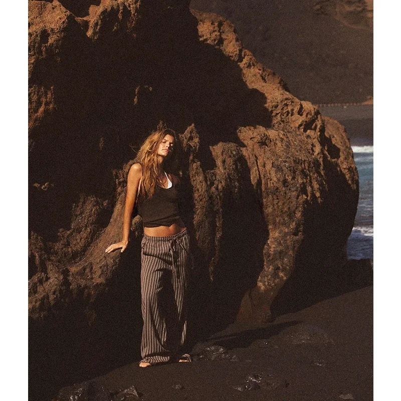 春の最新作 レディース カジュアルスタイル リブ編み ラウンドネック ノースリーブ シンプル ニットトップス 通勤スタイル スリムフィット ポリエステル素材