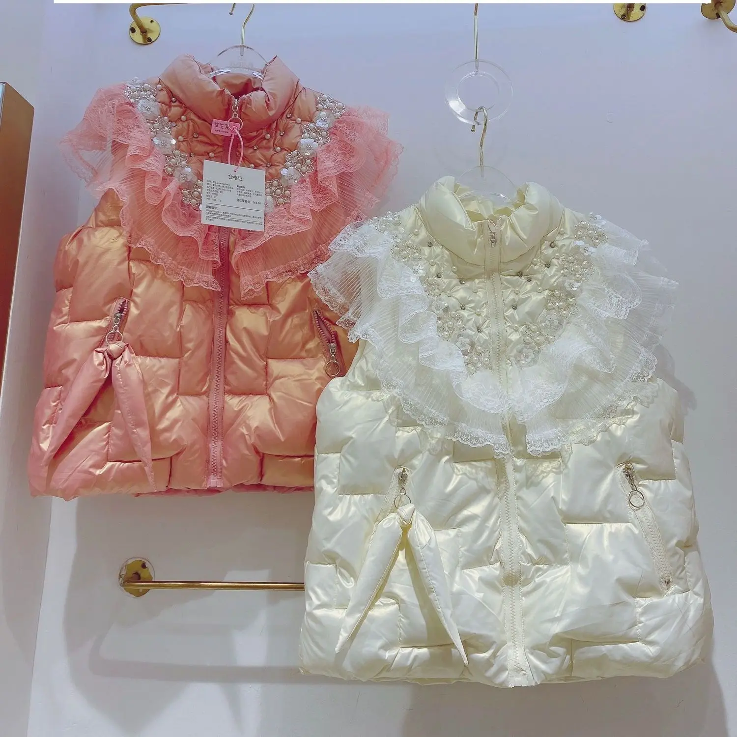 

2025 Winter Cotton Lace Trimmed Vest Women's Warm Beaded Rhinestone Quilted Padding Outerwear​