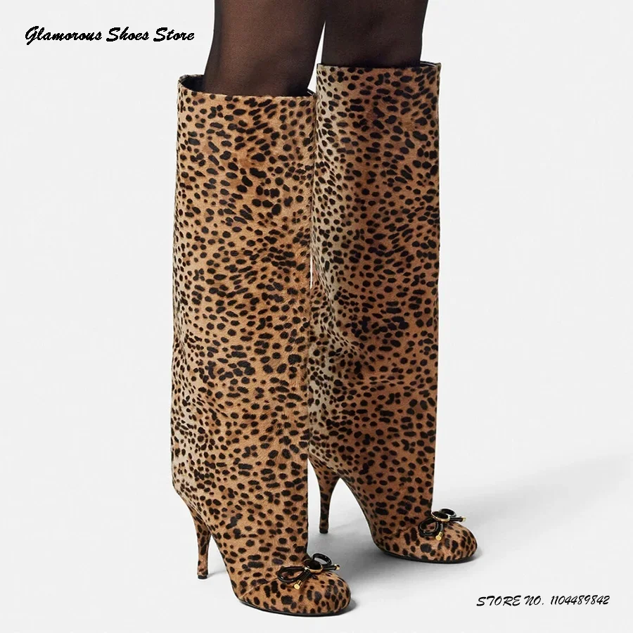 

Сапоги до колена с леопардовым принтом и бантом. Женские туфли на шпильке с широким носком и круглым носком. Модные высокие сапоги в уличном стиле на весну и осень.