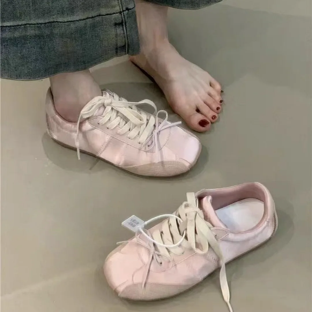 2026 New Spring Women White Bow Sneakers Lace Up Casual Lace Retro Sports Shoes Girls Versatile Daily Trainer Footwear