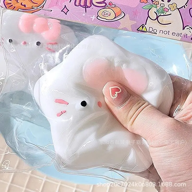 Kitten Pinch Le Sup…