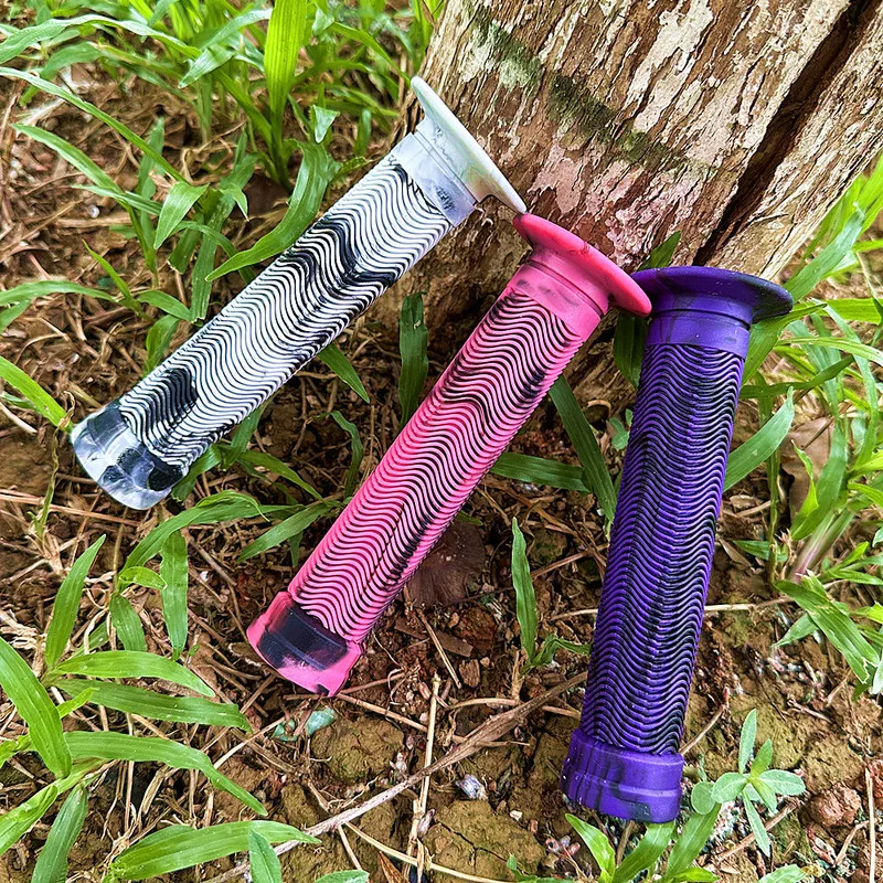 Extended Mixed Color Rubber Bike Handle Grips, Anti-Slip Universal Grips for Mountain Bike, Fixie & Wide Flat Bar
