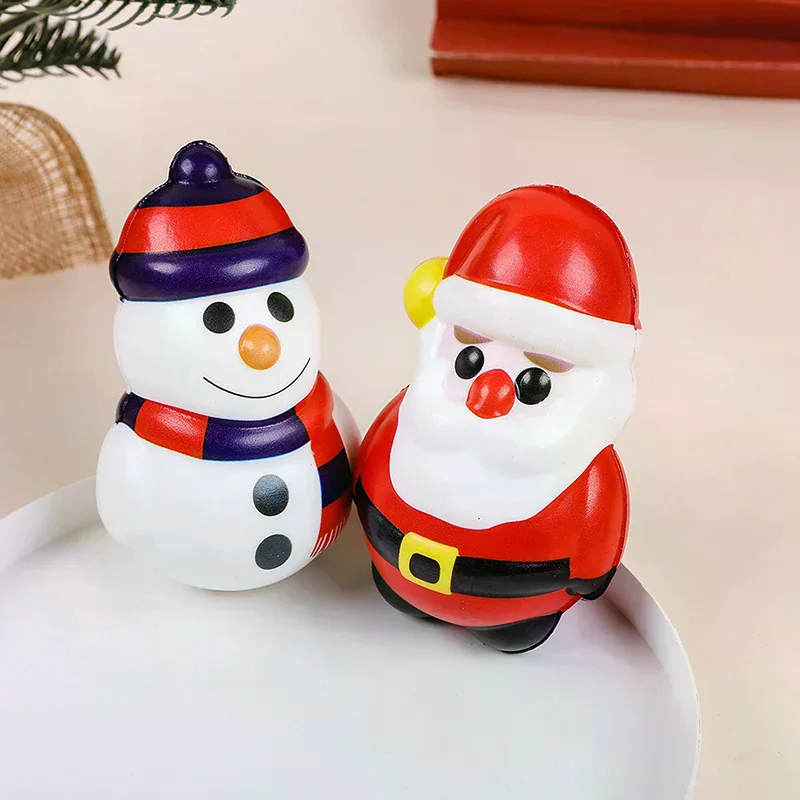 4 szt. Świąteczne zabawki antystresowe: Święty Mikołaj, renifer, bałwan, miękkie zabawki z powolnym powrotem do kształtu, urocze kreskówkowe zabawki, prezenty świąteczne