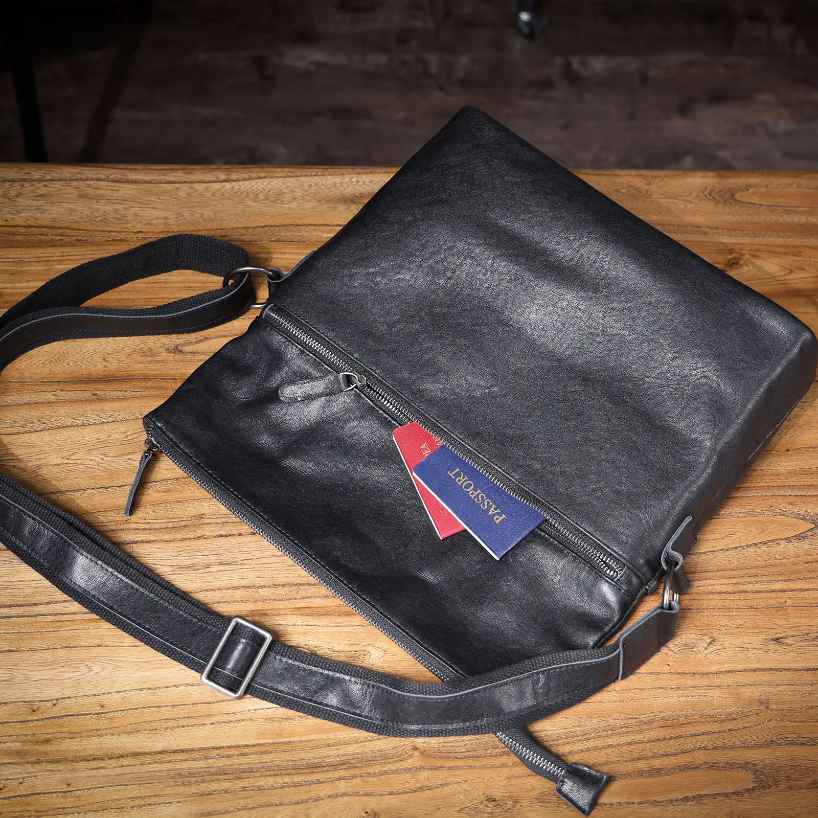 Echte Leder-Umhängetasche für Herren, Crossbody-Laptoptasche, einfache Rindsleder-Tasche aus pflanzlich gegerbtem Leder, modisch und lässig – Detail 14