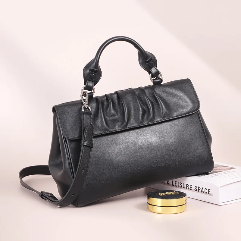 2026年新作 高級韓国デザイン ハンドバッグ プリーツスクエアバッグ 多機能ショルダーバッグ 高級ベジタブルタンニンなめし革 クロスボディバッグ