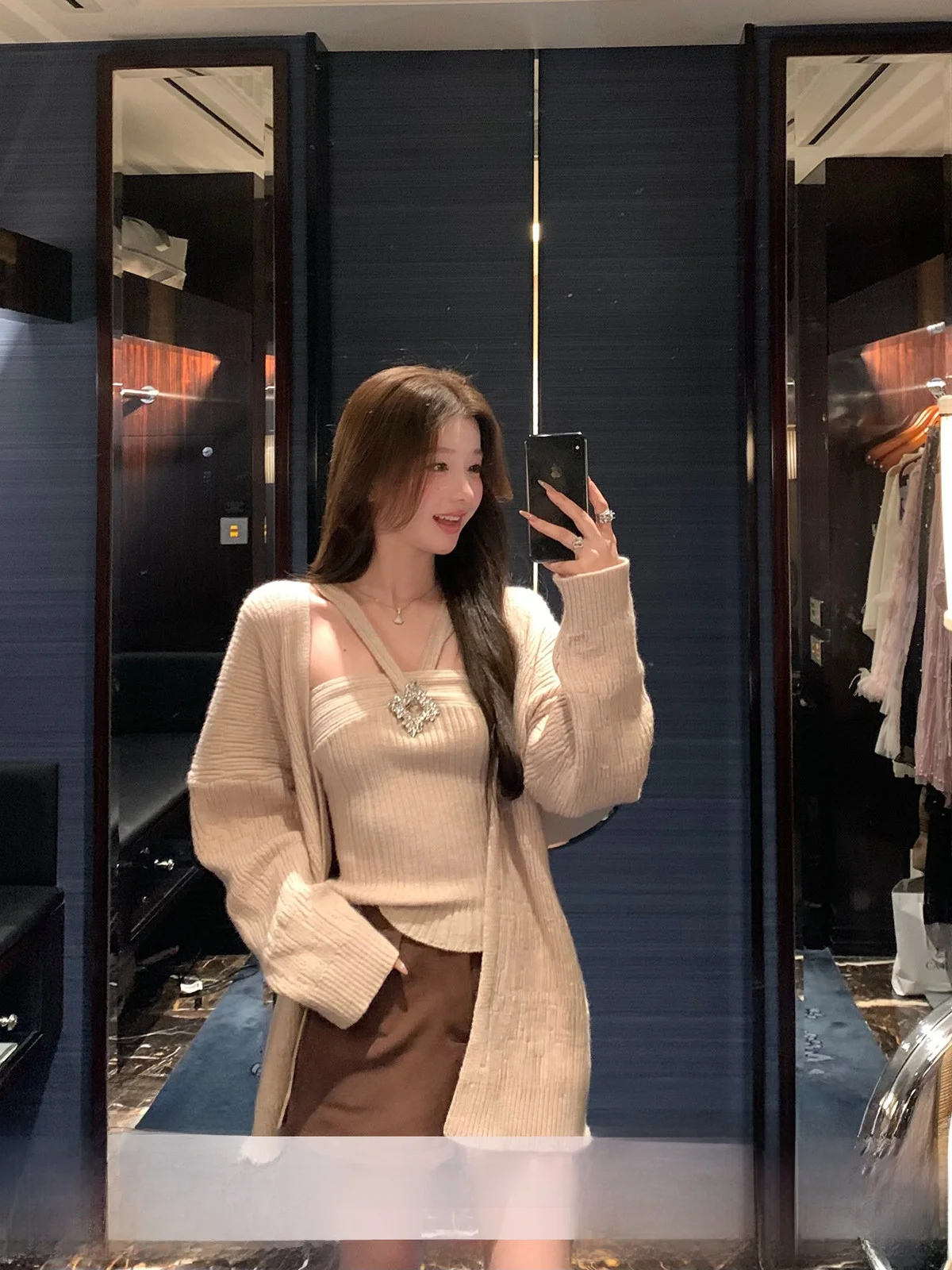 

Yoyozhang Women's Ne Hanging Strap Vest Coffee Milk Color Slimming Base Layer Top Casual Sle Faionable Summer Tank Top