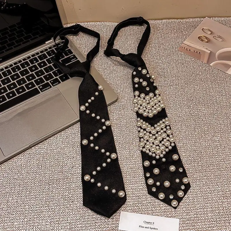 Vorgefertigte schwarze modische Krawatten mit Kunstperlen-Strass-Verzierung, perfekt für Partys, Hochzeiten, den Alltag und besondere Anlässe. – Detail 4