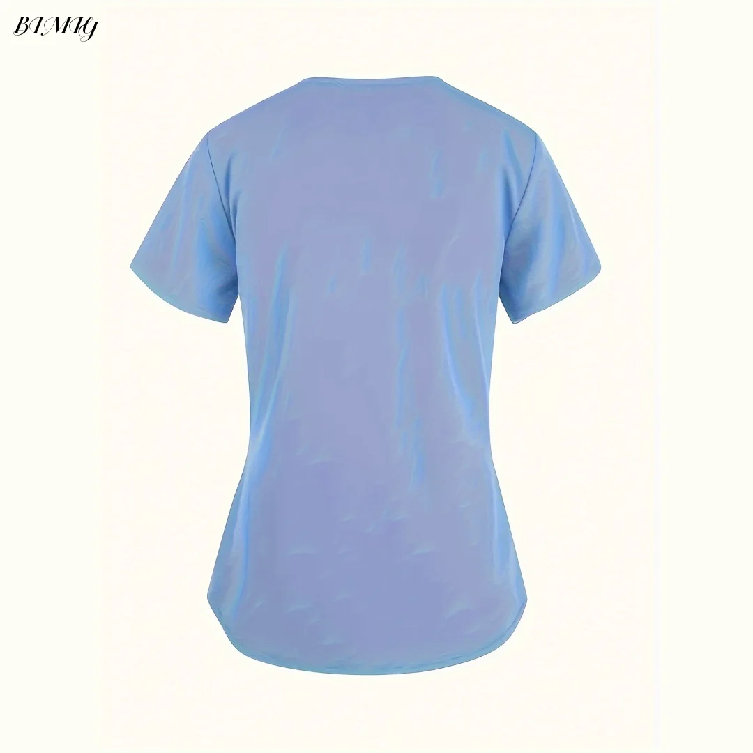 เสื้อยืดพยาบาลคอวีลำลองสำหรับผู้หญิง พร้อมกระเป๋าทรงหัวใจ ลายพิมพ์ไล่สีแบบยืดหยุ่น ลาย Love คอวี แขนสั้น มีกระเป๋า