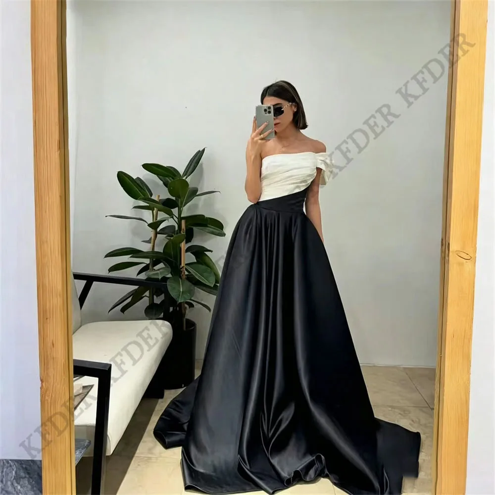 Customized Saudi Luxury Evening Dresses Black White Princess Satin Strapless Sleeveless Pleated Floor-length Formal Prom Gown
