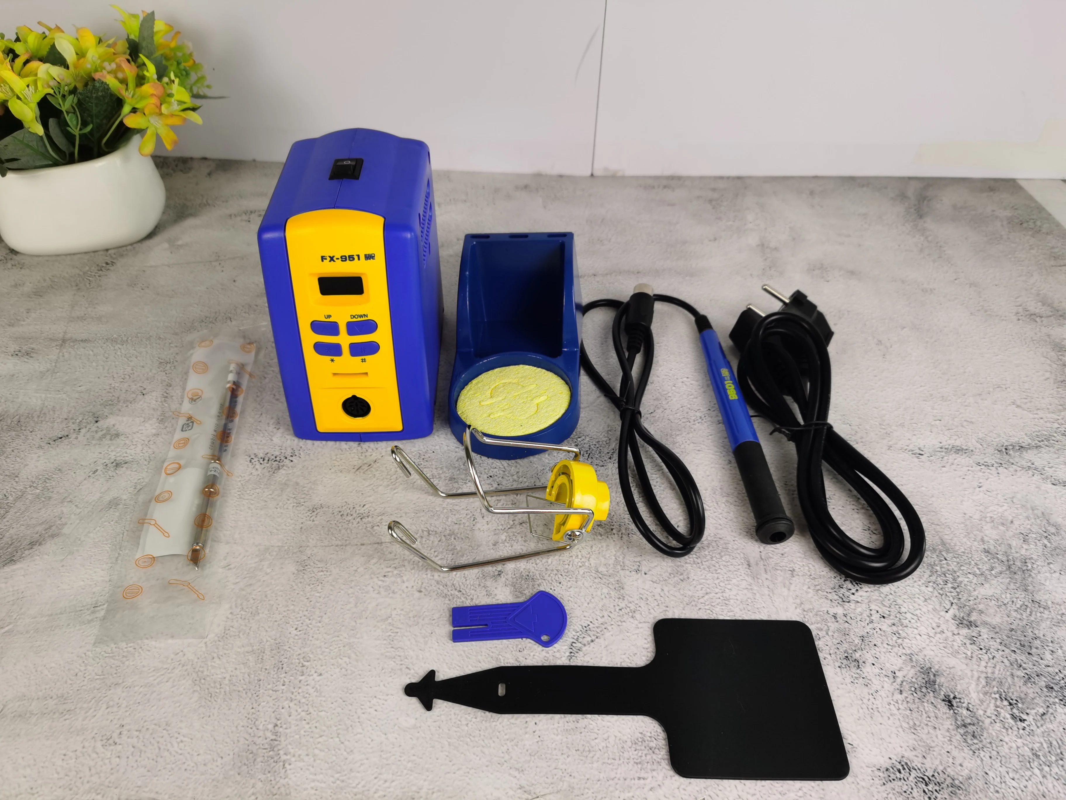 Lead Free ESD Safe Rework Station Soldering , Digital Function Auto Sleep Soldering Station FX-951