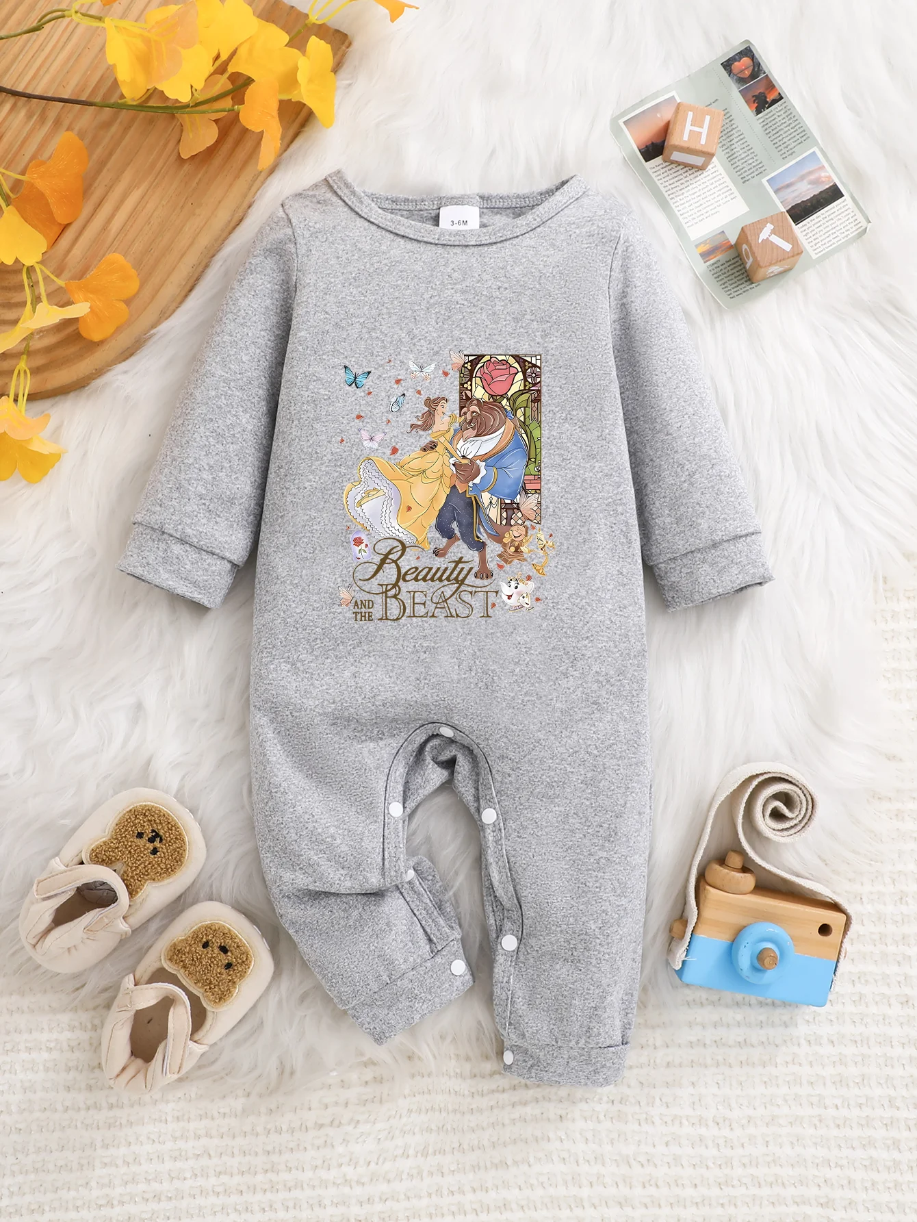 

【Официально лицензировано】 Детский комбинезон с длинными рукавами Disney Beauty and the Beast | Уютная ткань, принт «Волшебный танец»