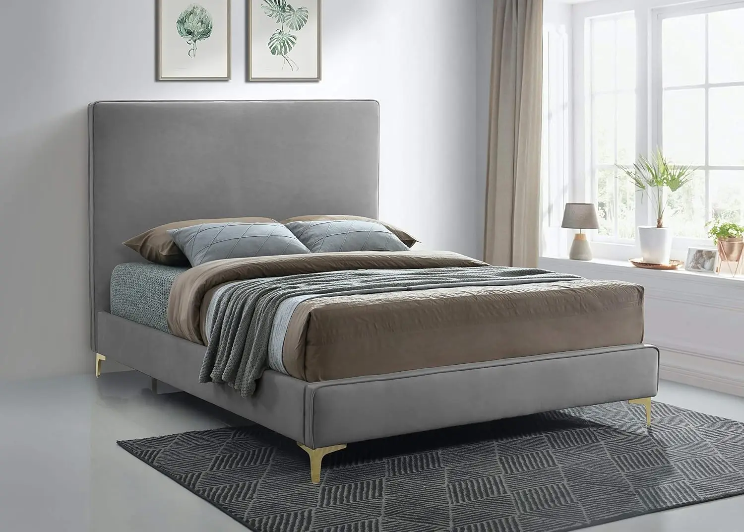 Meridian Furniture Geri Collection Modern | Contemporary Velvet Upholstered Bed With Piping On Headboard And Foorboard In Gold