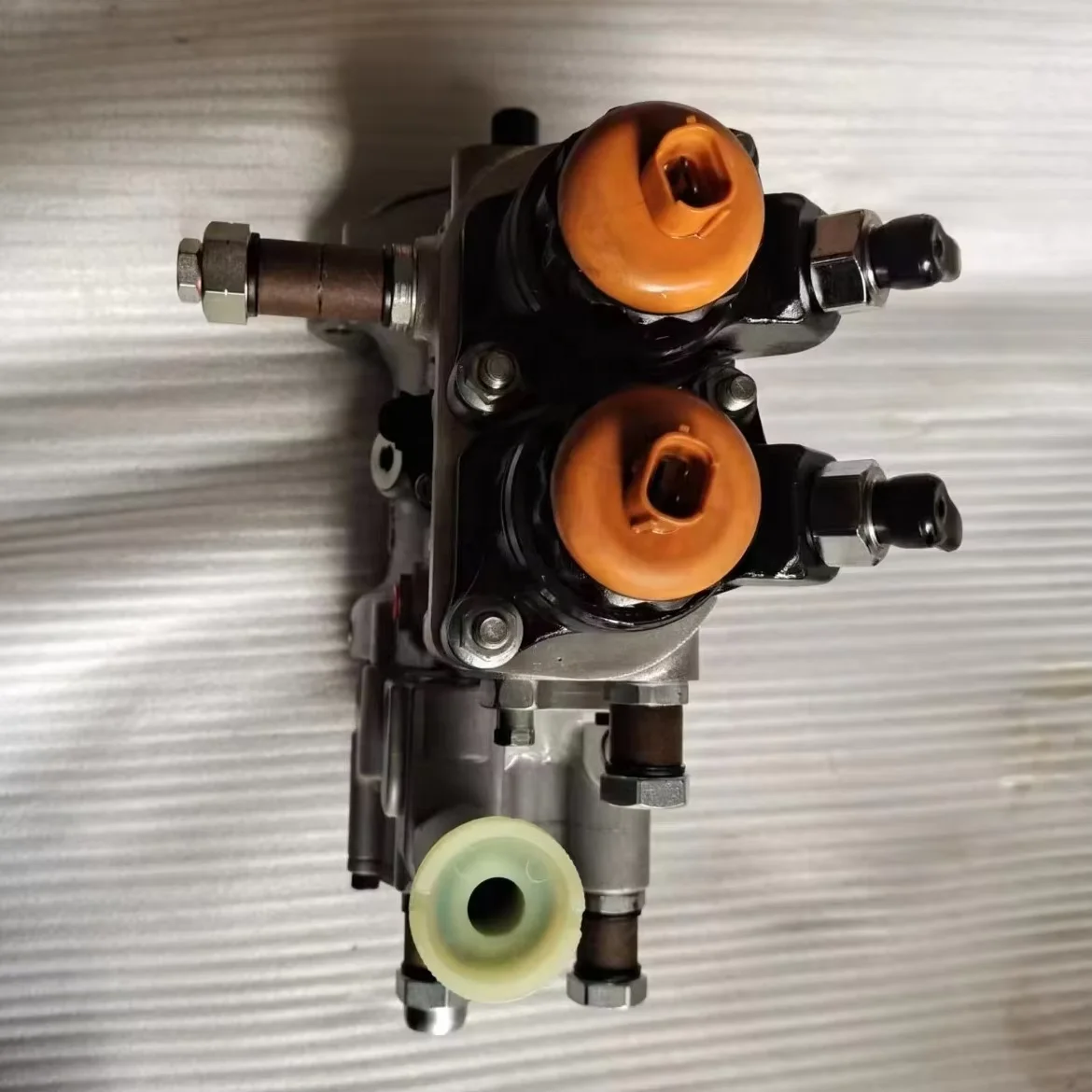 

Fuel Pump 094000-0571 Engine 6D125E Fuel Pump 6251-71-1121 for PC400-8 PC450-8