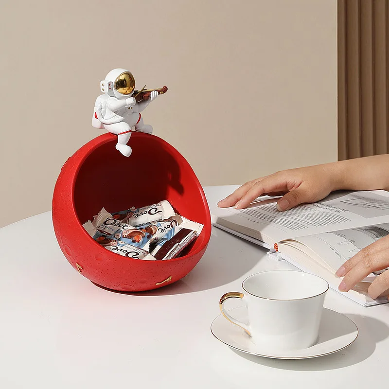 Nordic creative astronaut fruit plate ornament key storage living room dining table entrance TV cabinet home decoration