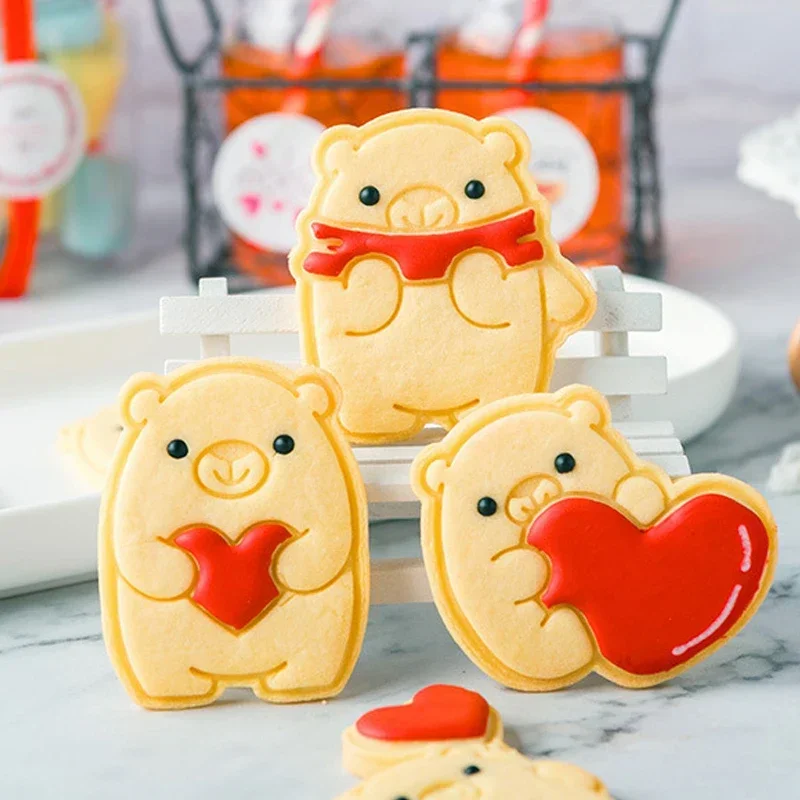 Plastic 3D Cartoon Bear Cookie Mould Valentine's Day Love Baking Mould Fondant Biscuit Cutter Cake Decorating Accessories