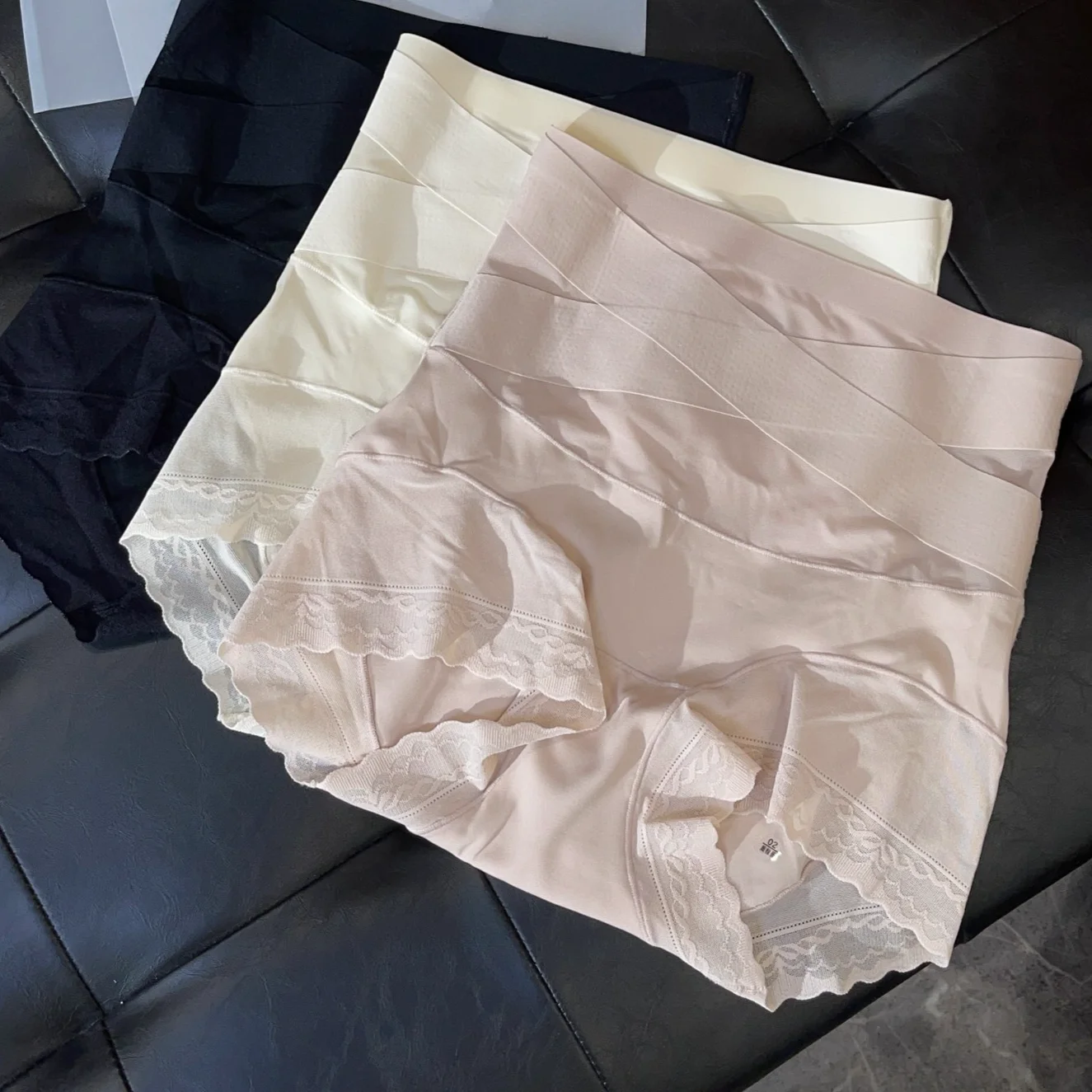 

LA Underwear High Waist Lace Abdomen Lifting Hip Lifting Underwear Female Breathable High Quality Floral Antibacterial Underwear