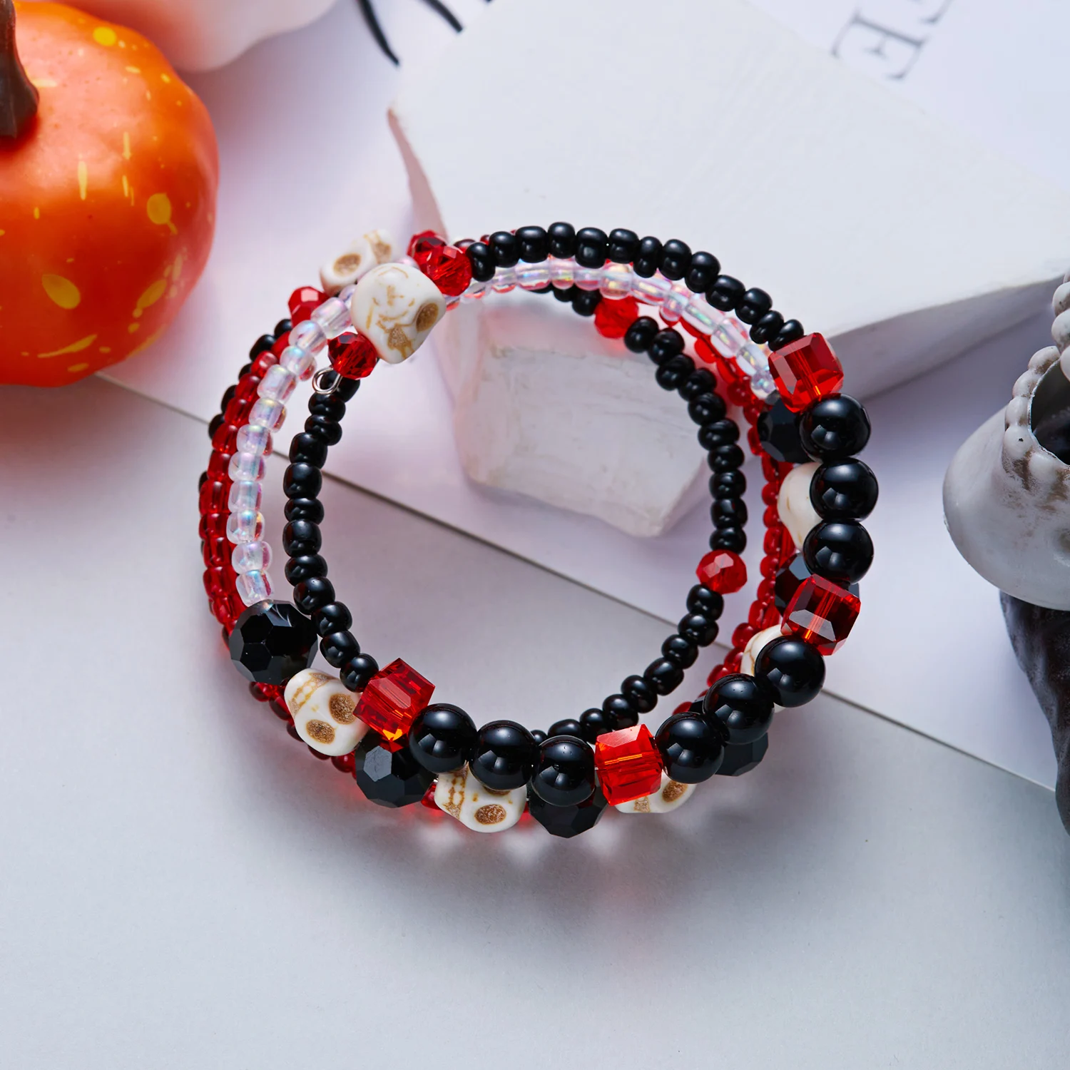 Kreatives Mehrschichtiges Totenkopf-Reisperlen-Armband für Damen und Herren Punk Goth Skelett Stapelbare Armbänder Halloween-Party-Schmuck – Detail 7