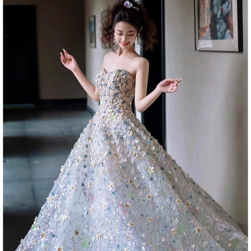 カスタマイズされたイブニングドレス ノースリーブ スイートハートネック Aライン 花柄 フロアレングス ストラップレス パーティー レースアップバック ブライダル プロムドレス