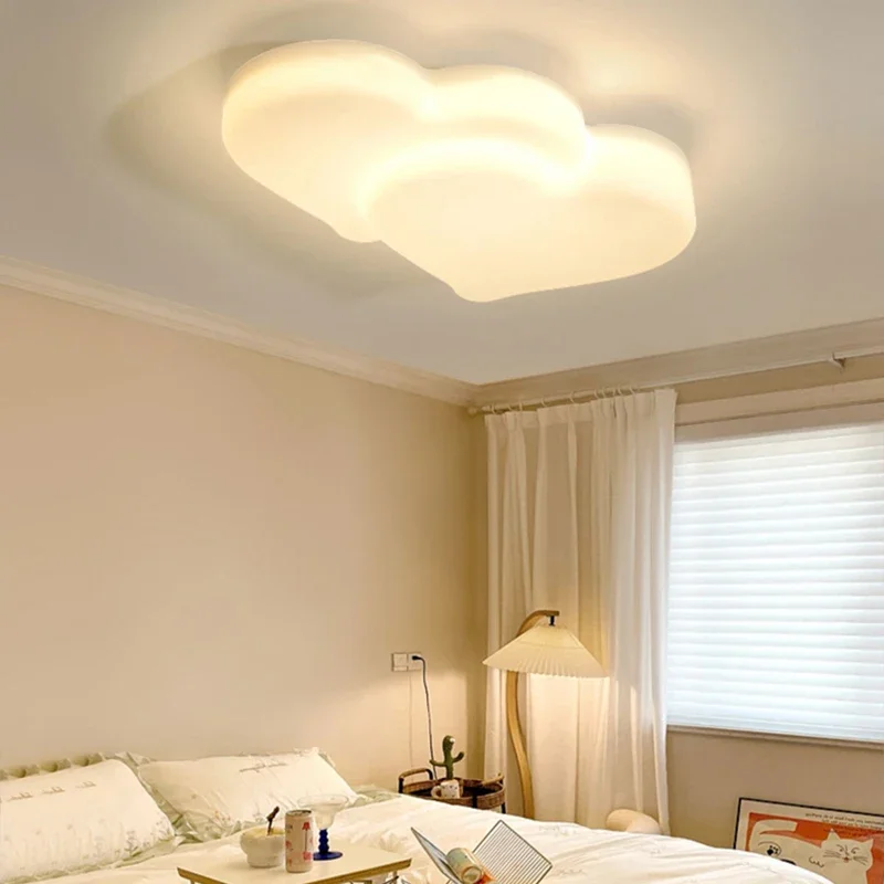 New Simplicity LED Heart-shaped Ceiling Light Remote Control Bedroom Light Children's Bedroom Living Room Full Spectrum Lighting