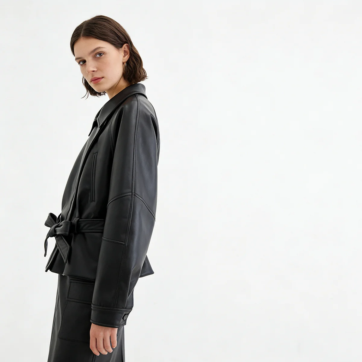 여성 패션 블랙 짧은 인조 가죽 트렌치 코트 긴 소매 라펠 재킷 벨트 포함 빈티지 여성용 오토바이 재킷 아우터