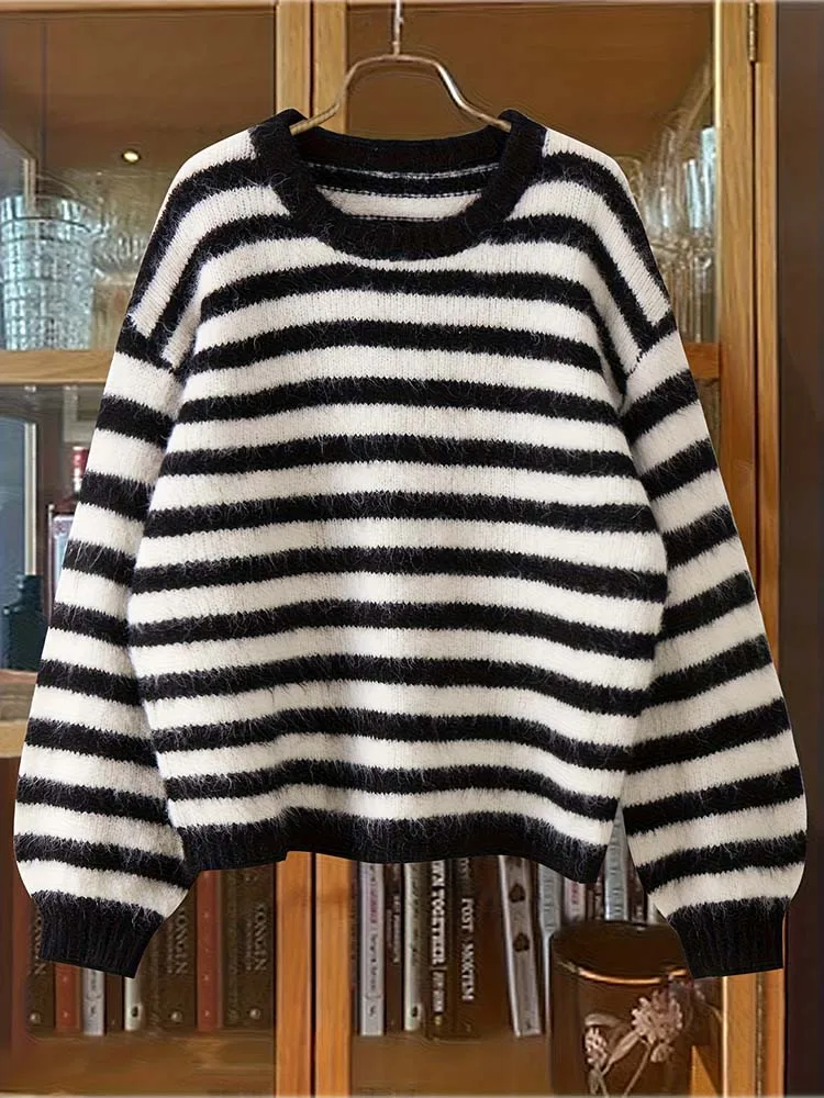 

Women's retro striped autumn and winter round neck contrast twist wool, versatile fashion casual loose, skin-friendly material