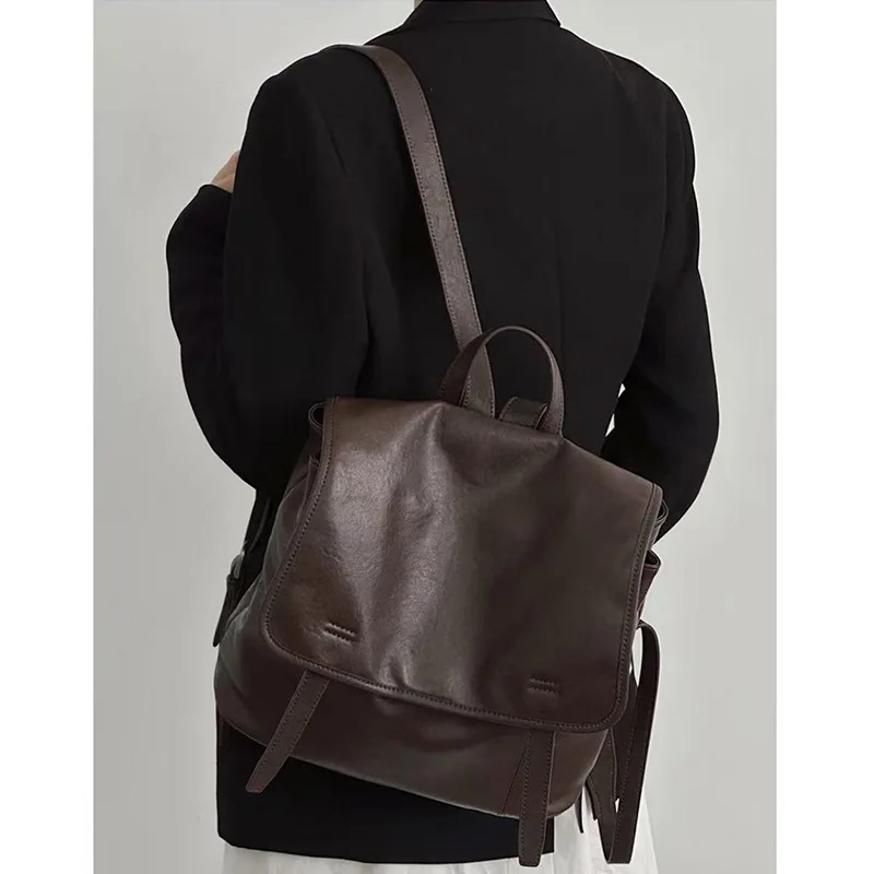 Mochila de piel de vaca curtida vegetal 2026, mochila minimalista Retro de cuero genuino, bolso de viaje informal de gran capacidad para mujer