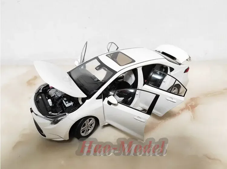 1:18 GAC For TOYOTA LEWIN 2022 Alloy Diecast Metal Car Model Kids Toys Boys Birthday Gifts Hobby Display Collection Ornaments