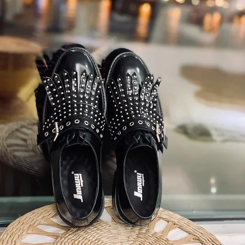 2024 Riveted Loafers Fringed Feet Cowhide Comfortable Men's Shoes Spike Head Fashion Shoes Party Dress Leather Shoes Black