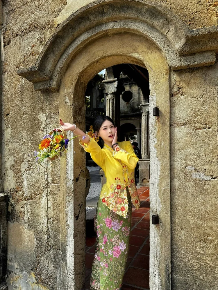 New Style Xishuangbanna Floral Hairpin Set Photography Costume Ethnic Dai  Little Nanyang Super Fairy Tale Photography C...