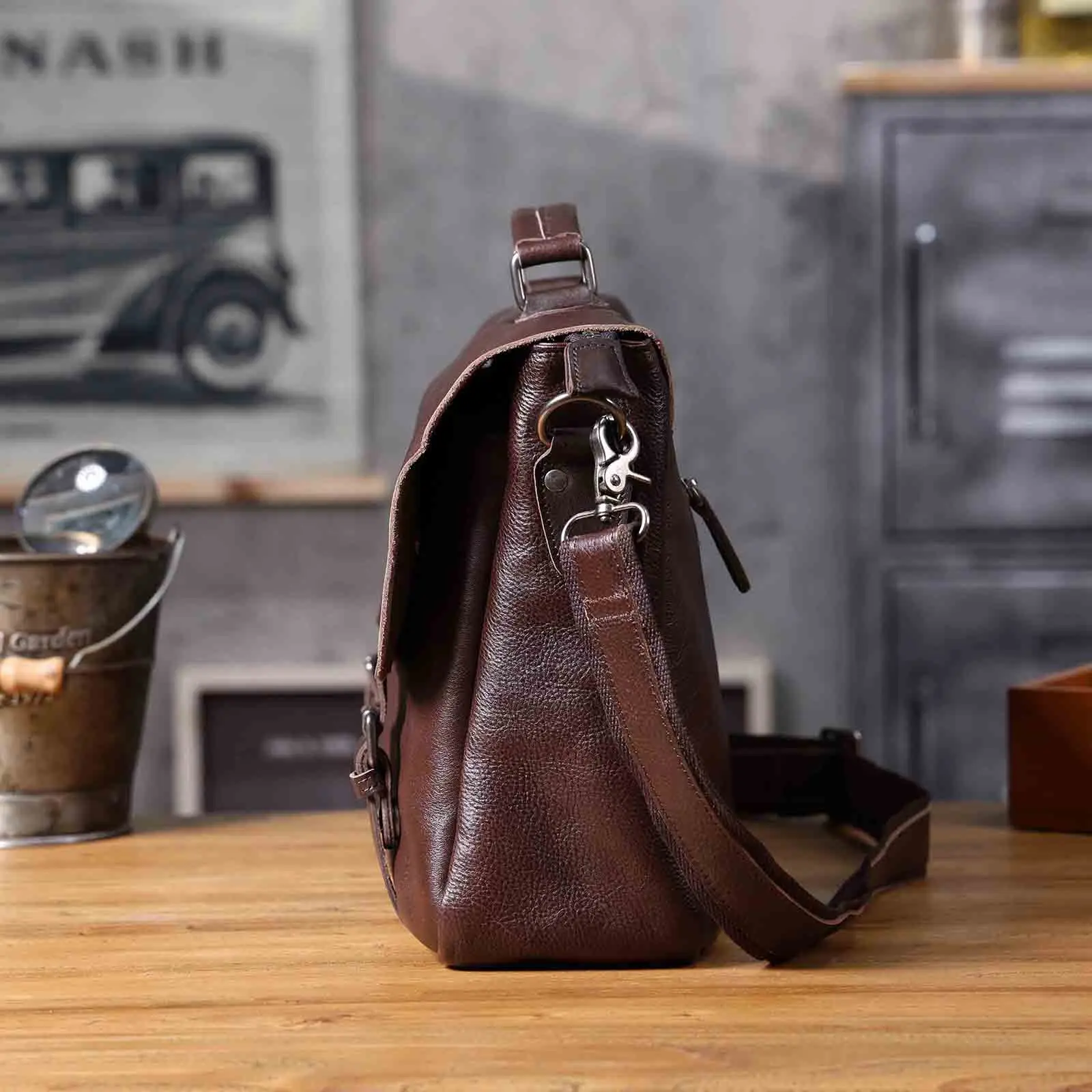 Echtleder Herren-Aktentasche 15 Zoll Laptop-Tasche Einfache Rindsleder-Umhängetasche Pflanzlich gegerbtes Leder Modischer Casual-Stil – Detail 23