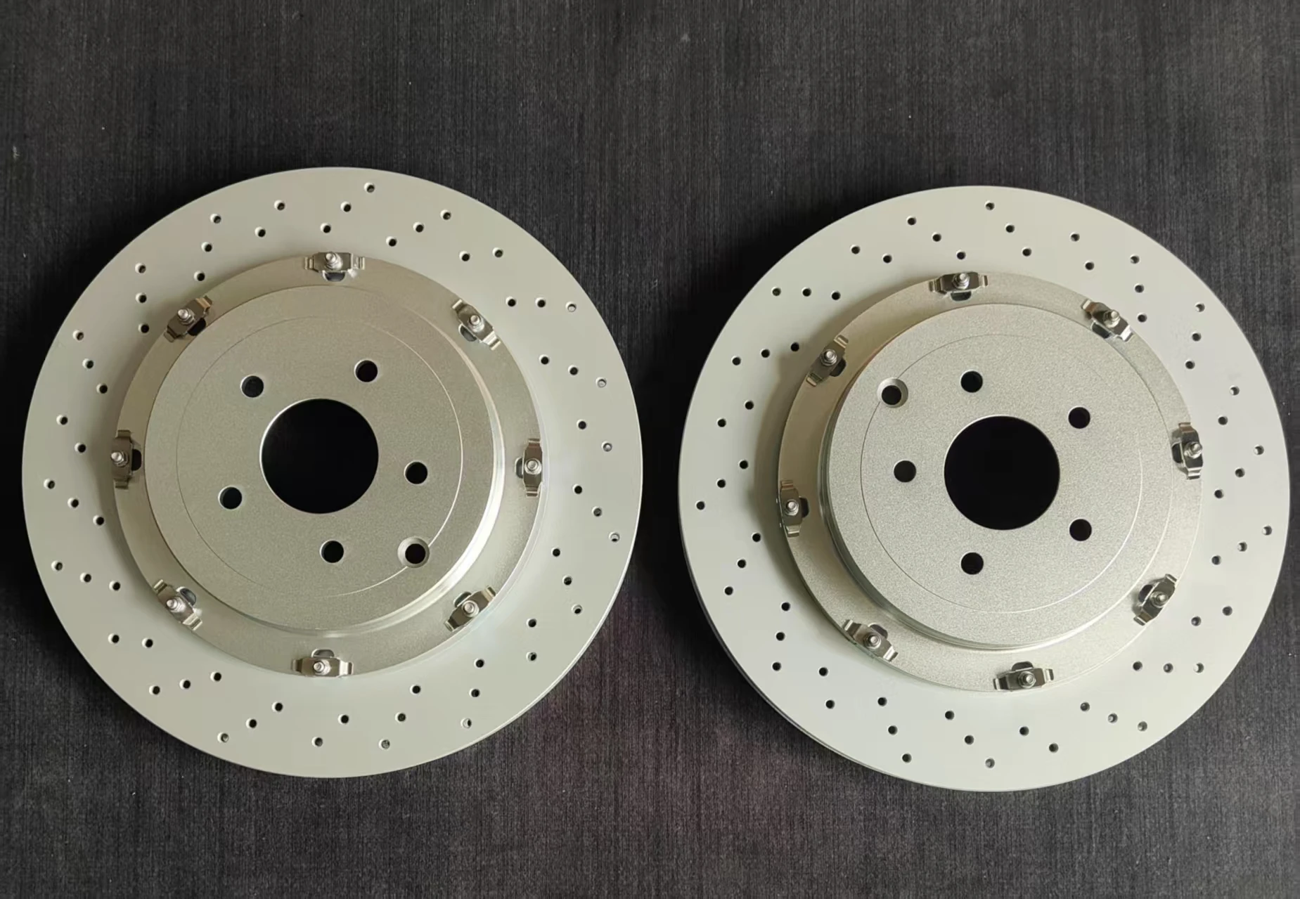 

Rear 380*30mm Floating Brake Disc Drilled And Slotted Disc Brake 43206KJ10A For Nissan GT-R (R35)