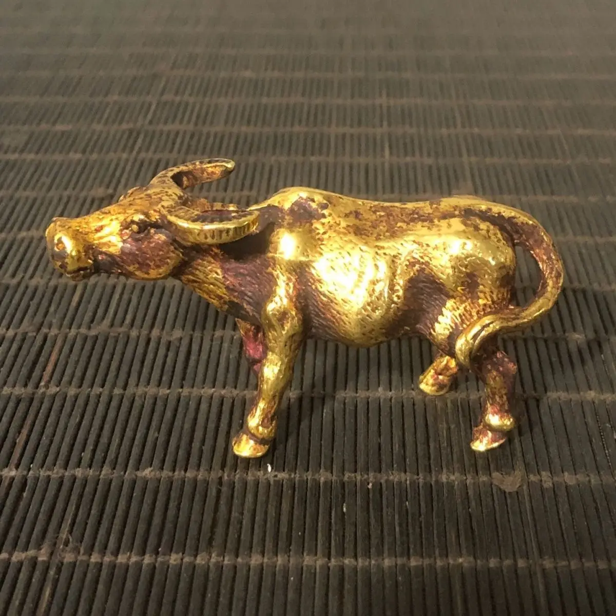 Gilt Buffalo zodiac ox Ornament Decoration Tea Pet Figurines Desk Decor Accessories